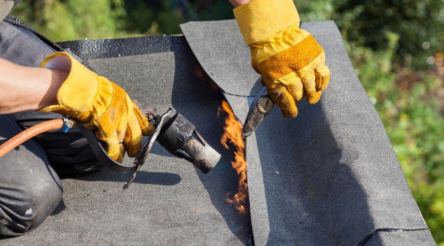 Professional gutter cleaning in Stony Creek, VA